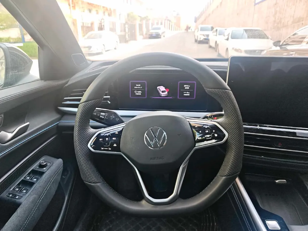 2025 Volkswagen Passat 2.0T 220HP L4 7DCT,autocango,china used car exporter,china ev exporter,chinese used car exporter,chinese used ev exporter