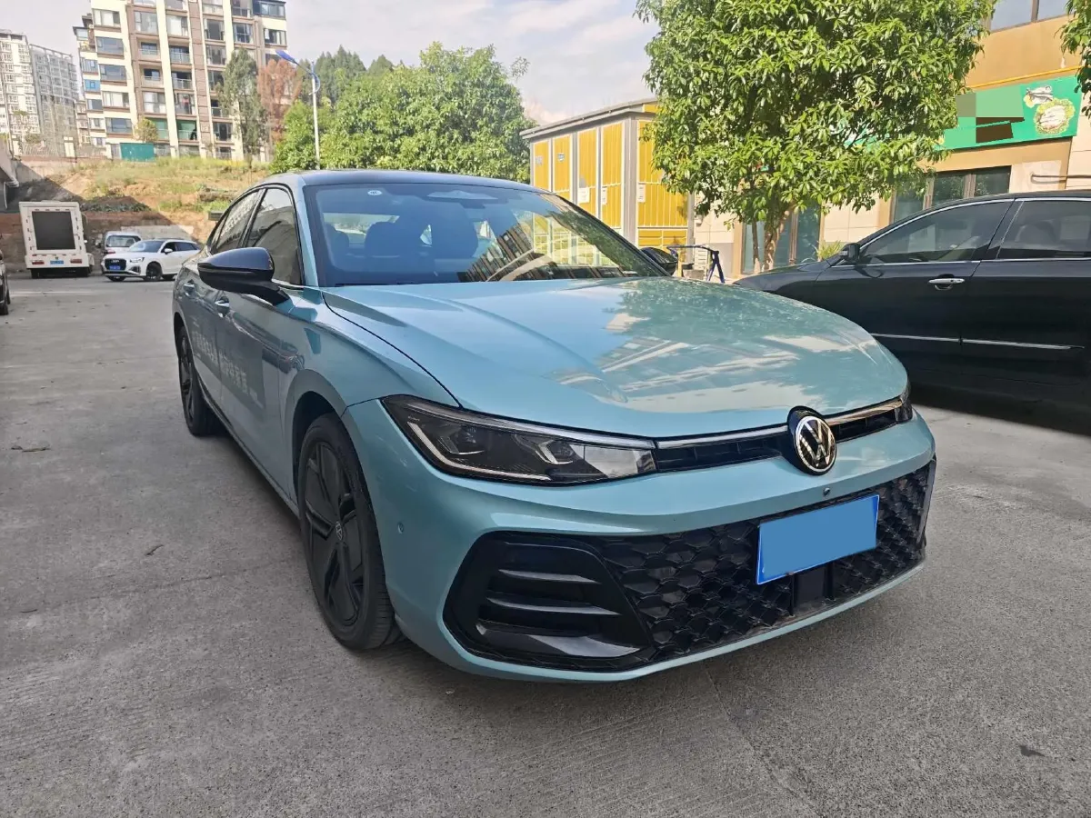 2025 Volkswagen Passat 2.0T 220HP L4 7DCT,autocango,china used car exporter,china ev exporter,chinese used car exporter,chinese used ev exporter