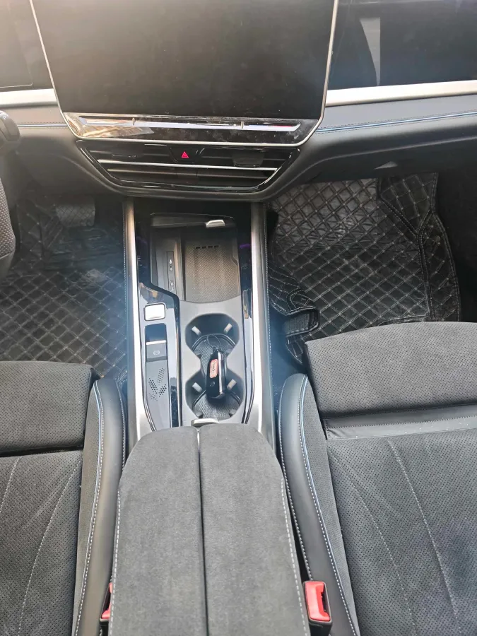 2025 Volkswagen Passat 2.0T 220HP L4 7DCT,autocango,china used car exporter,china ev exporter,chinese used car exporter,chinese used ev exporter