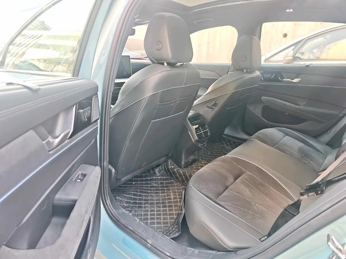 2025 Volkswagen Passat 2.0T 220HP L4 7DCT,autocango,china used car exporter,china ev exporter,chinese used car exporter,chinese used ev exporter