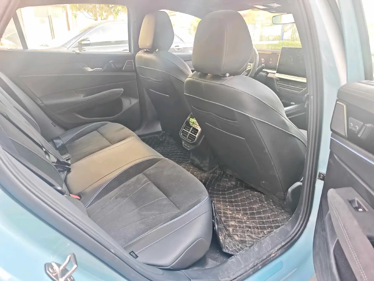 2025 Volkswagen Passat 2.0T 220HP L4 7DCT,autocango,china used car exporter,china ev exporter,chinese used car exporter,chinese used ev exporter