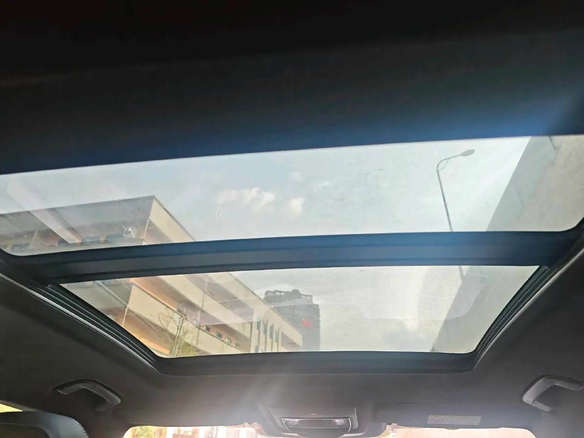 2025 Volkswagen Passat 2.0T 220HP L4 7DCT,autocango,china used car exporter,china ev exporter,chinese used car exporter,chinese used ev exporter