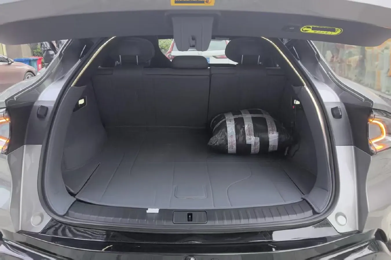 2025 MI YU7 BEV,autocango,china used car exporter,china ev exporter,chinese used car exporter,chinese used ev exporter