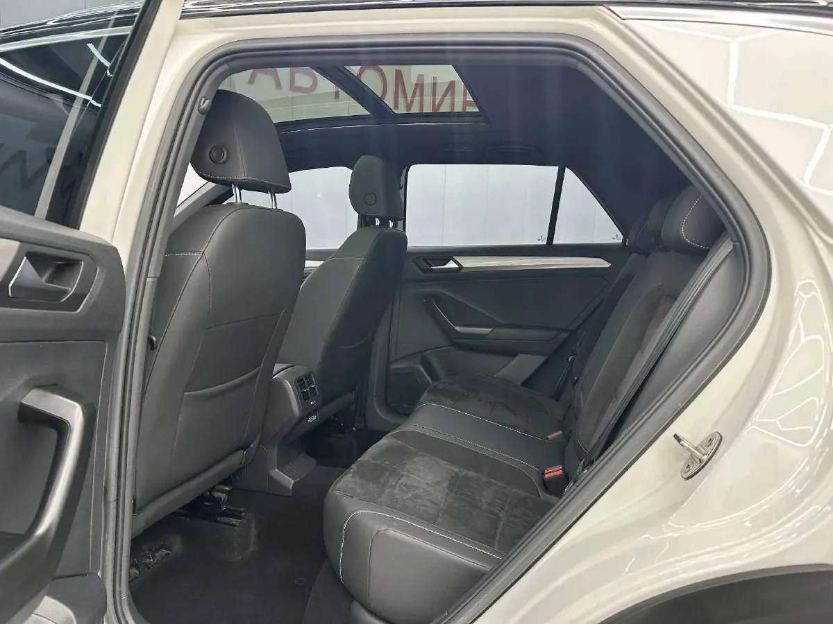 2022 Volkswagen T-Roc 1.4T 150HP L4 7DCT,autocango,china used car exporter,china ev exporter,chinese used car exporter,chinese used ev exporter