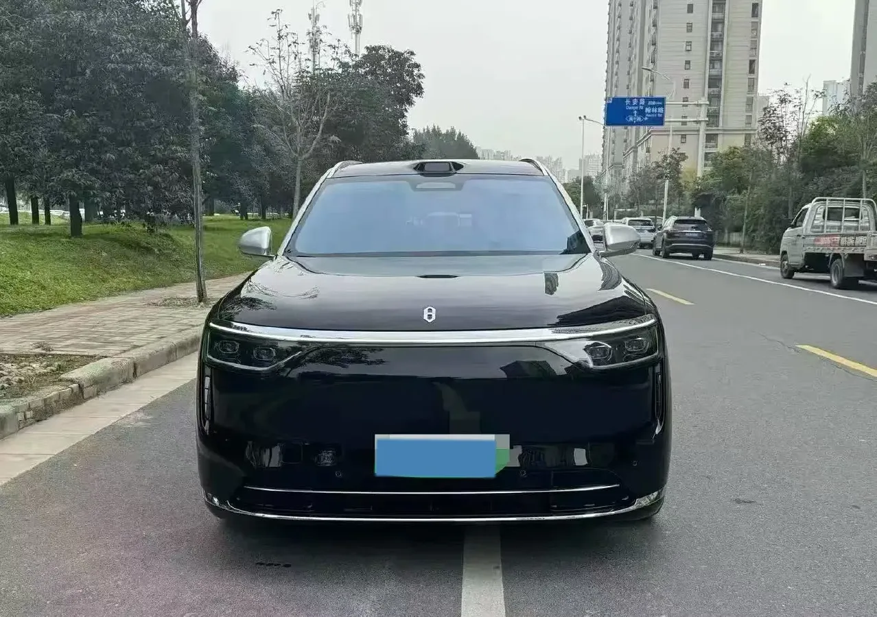 2025 AITO AITO M8 REEV 160HP REEV 53.4KWH,autocango,china used car exporter,china ev exporter,chinese used car exporter,chinese used ev exporter