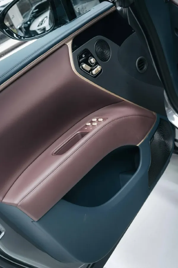 2025 Avatr 11 1.5T 156HP L4 REEV,autocango,china used car exporter,china ev exporter,chinese used car exporter,chinese used ev exporter