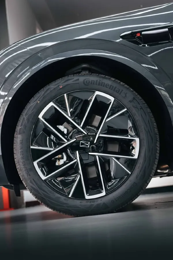 2025 Avatr 11 1.5T 156HP L4 REEV,autocango,china used car exporter,china ev exporter,chinese used car exporter,chinese used ev exporter