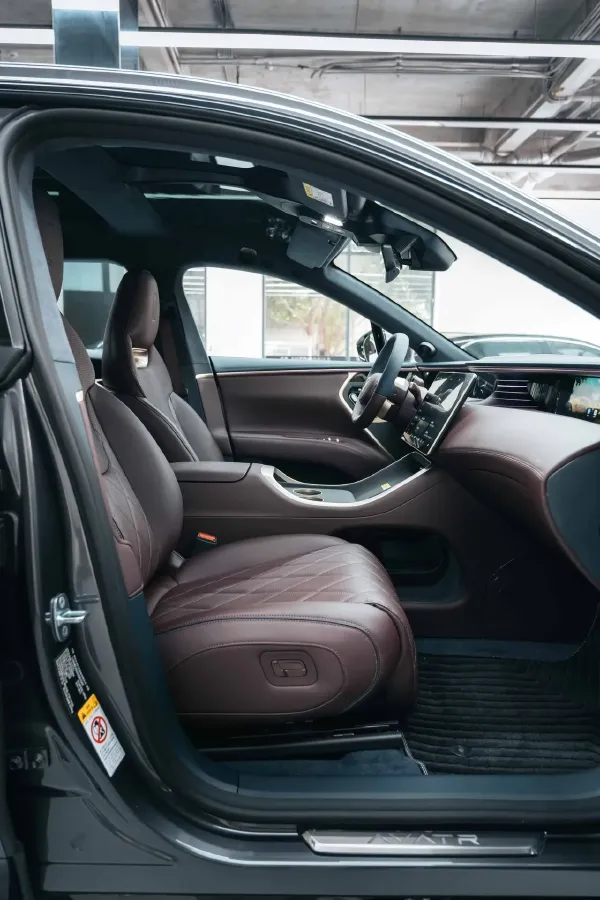 2025 Avatr 11 1.5T 156HP L4 REEV,autocango,china used car exporter,china ev exporter,chinese used car exporter,chinese used ev exporter