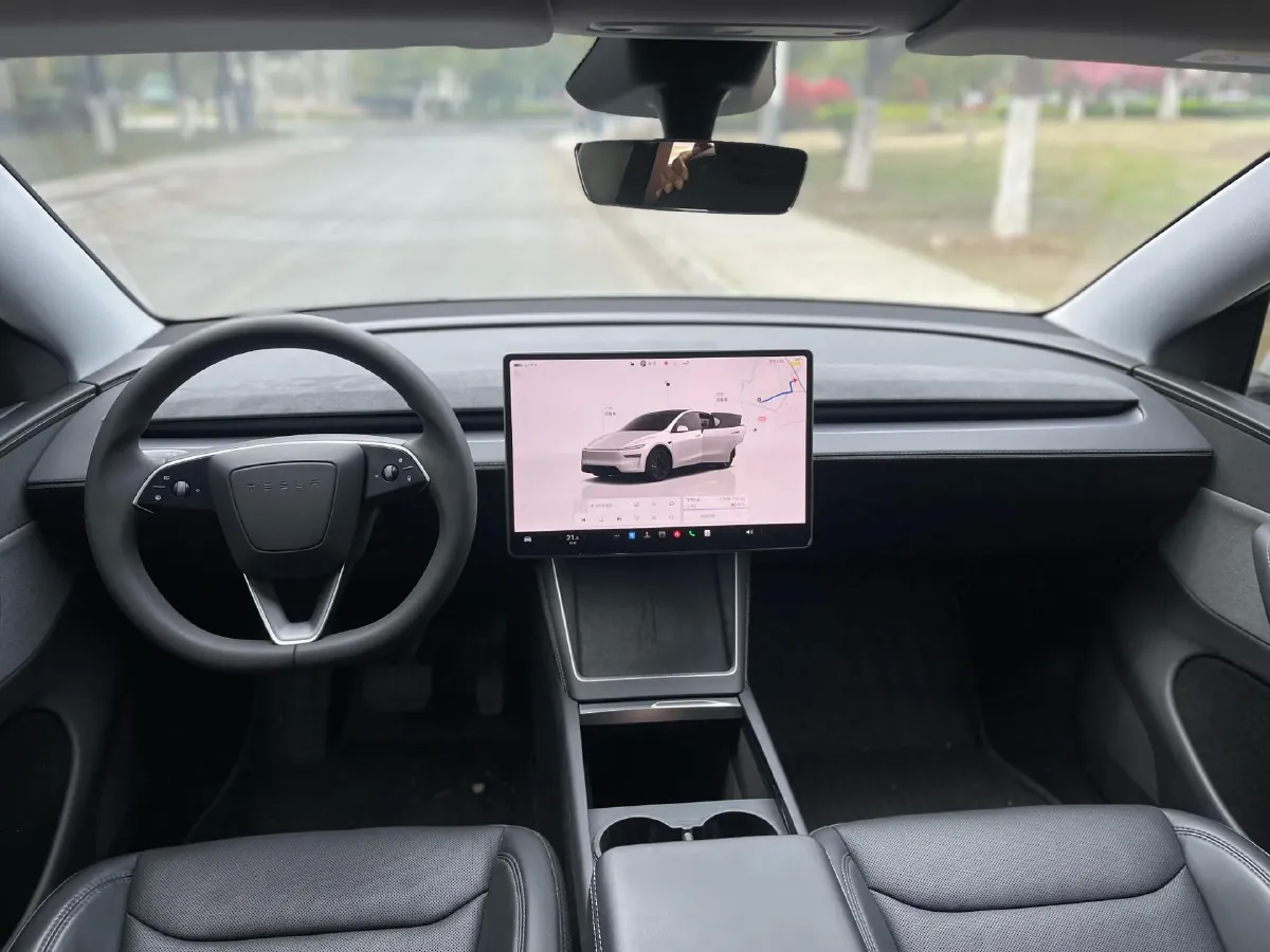 2025 Tesla Model Y BEV 62.5KWH,autocango,china used car exporter,china ev exporter,chinese used car exporter,chinese used ev exporter