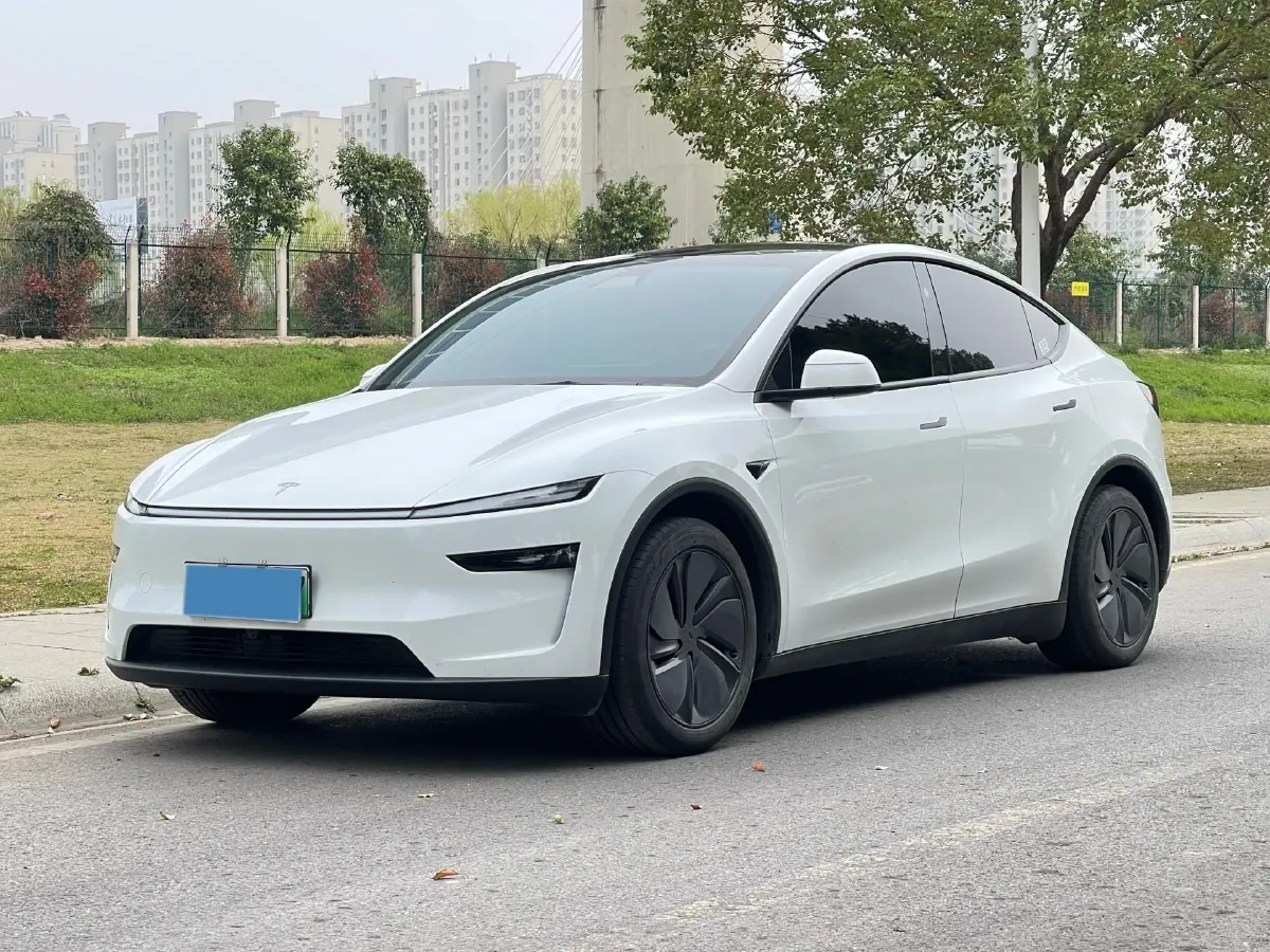 2025 Tesla Model Y BEV 62.5KWH,autocango,china used car exporter,china ev exporter,chinese used car exporter,chinese used ev exporter