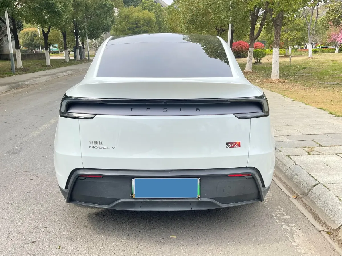 2025 Tesla Model Y BEV 62.5KWH,autocango,china used car exporter,china ev exporter,chinese used car exporter,chinese used ev exporter