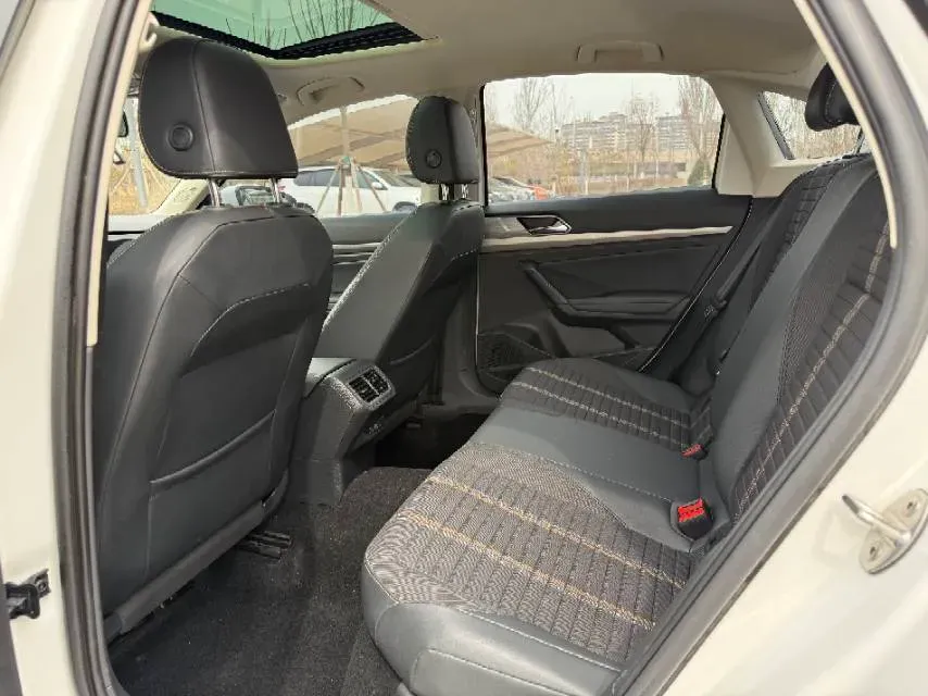 2022 Volkswagen Sagitar 1.2T 116HP L4 7DCT,autocango,china used car exporter,china ev exporter,chinese used car exporter,chinese used ev exporter