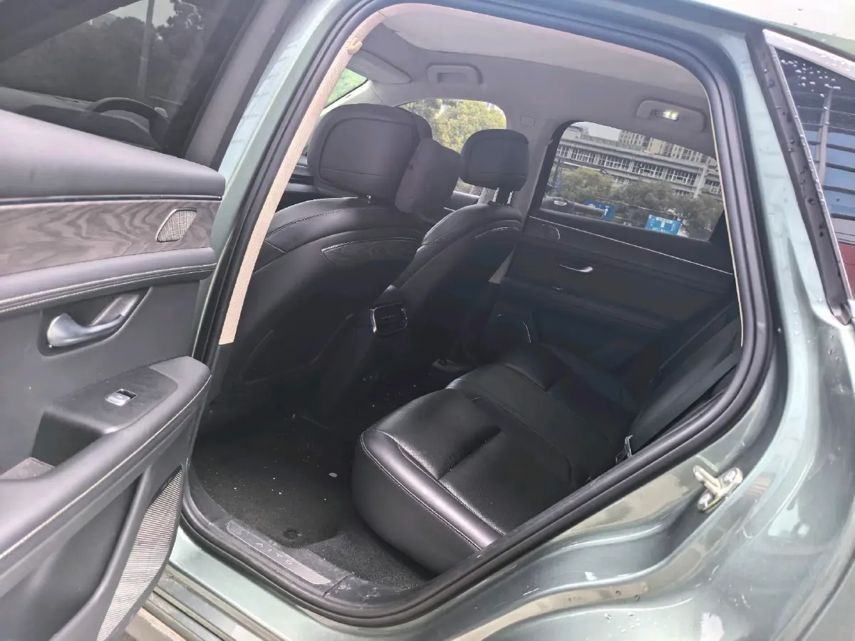 2022 AITO AITO M5 Range Extended 125HP REEV 40KWH,autocango,china used car exporter,china ev exporter,chinese used car exporter,chinese used ev exporter