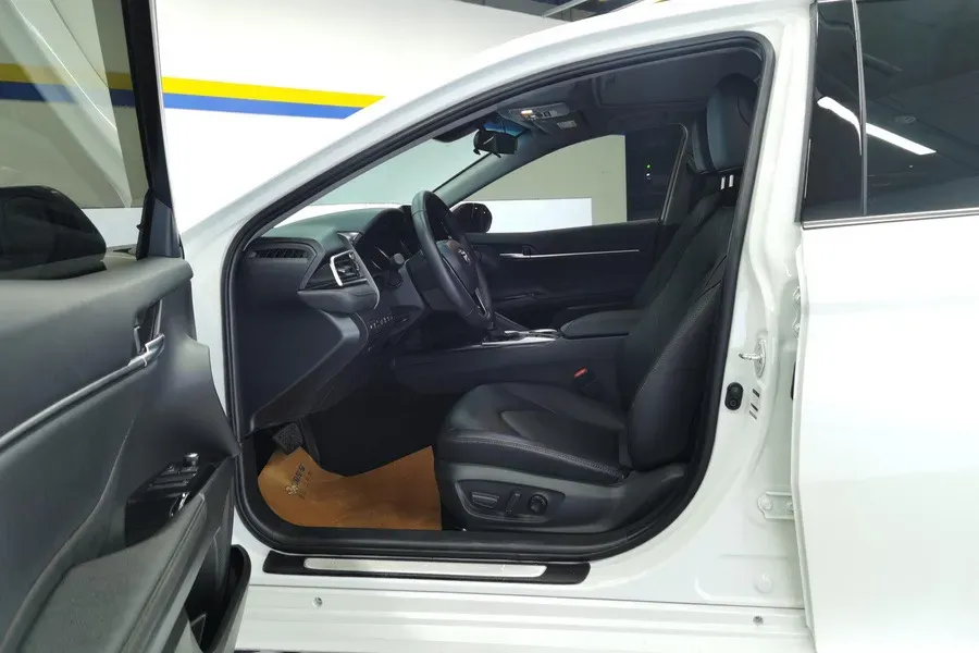 2023 Toyota Camry 2.0L 177HP L4 CVT,autocango,china used car exporter,china ev exporter,chinese used car exporter,chinese used ev exporter