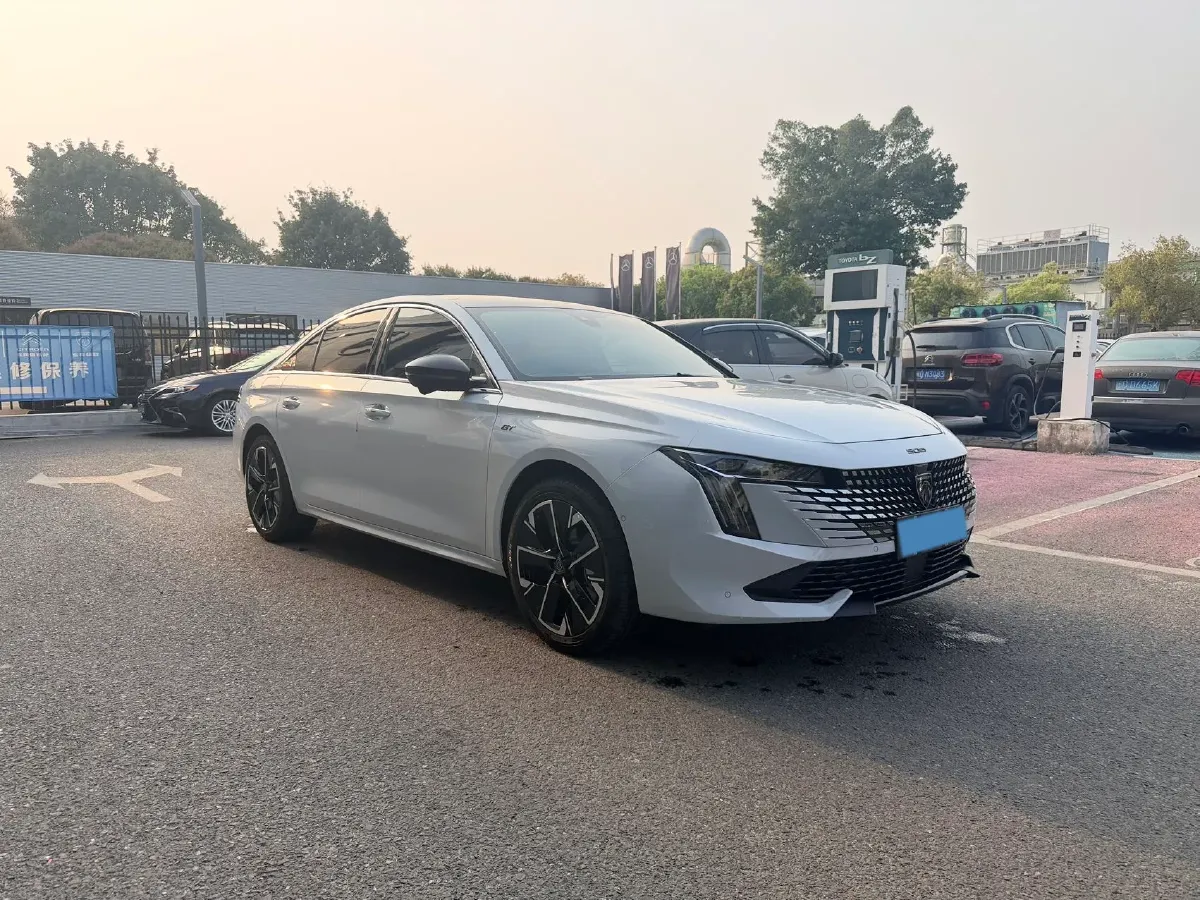 2025 Peugeot 508 1.8T 211HP L4 8AT,autocango,china used car exporter,china ev exporter,chinese used car exporter,chinese used ev exporter