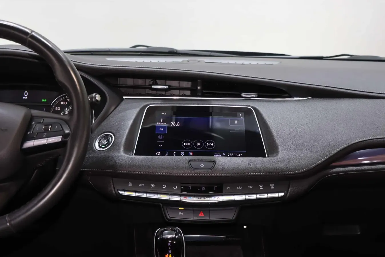 2021 Cadillac XT4 2.0T 237HP L4 9AT,autocango,china used car exporter,china ev exporter,chinese used car exporter,chinese used ev exporter