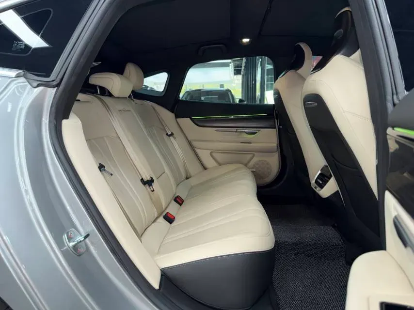 2022 Xpeng P7 BEV 83.1KWH,autocango,china used car exporter,china ev exporter,chinese used car exporter,chinese used ev exporter