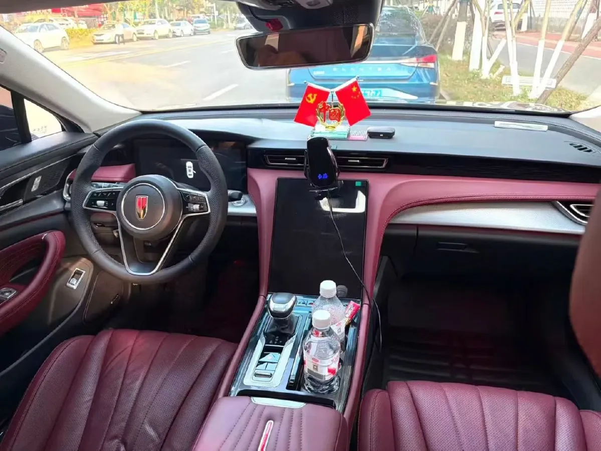 2024 HongQi H5 2.0T 224HP L4 8AT,autocango,china used car exporter,china ev exporter,chinese used car exporter,chinese used ev exporter