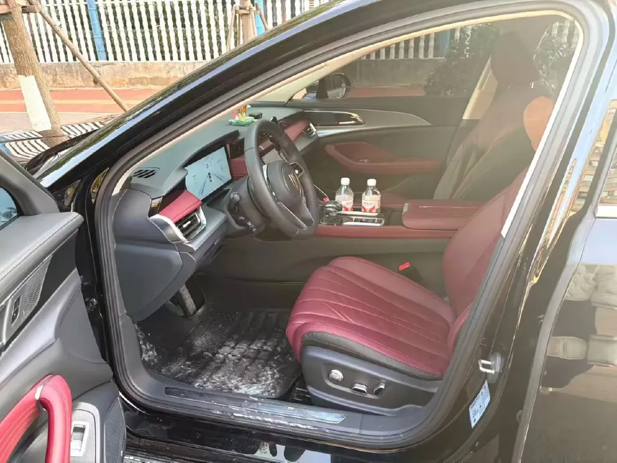 2024 HongQi H5 2.0T 224HP L4 8AT,autocango,china used car exporter,china ev exporter,chinese used car exporter,chinese used ev exporter