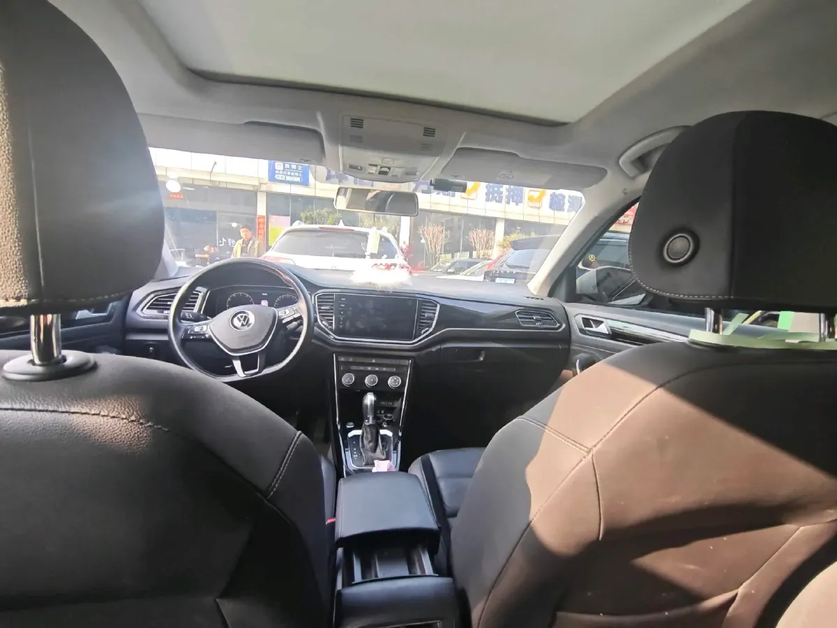 2021 Volkswagen T-Roc 1.4T 150HP L4 7DCT,autocango,china used car exporter,china ev exporter,chinese used car exporter,chinese used ev exporter