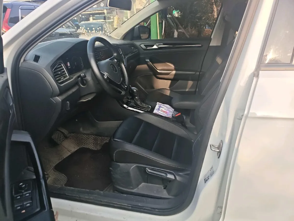 2021 Volkswagen T-Roc 1.4T 150HP L4 7DCT,autocango,china used car exporter,china ev exporter,chinese used car exporter,chinese used ev exporter