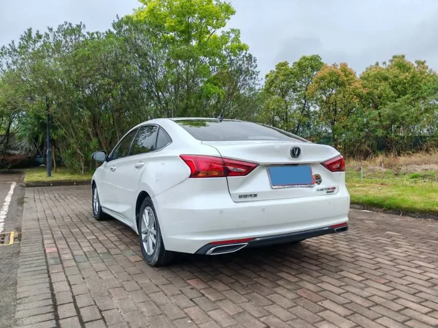 2022 ChangAn Raeton CC 1.5T 188HP L4 7DCT,autocango,china used car exporter,china ev exporter,chinese used car exporter,chinese used ev exporter