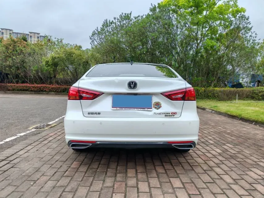 2022 ChangAn Raeton CC 1.5T 188HP L4 7DCT,autocango,china used car exporter,china ev exporter,chinese used car exporter,chinese used ev exporter