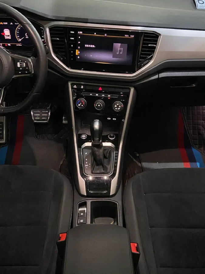 2022 Volkswagen T-Roc 1.4T 150HP L4 7DCT,autocango,china used car exporter,china ev exporter,chinese used car exporter,chinese used ev exporter