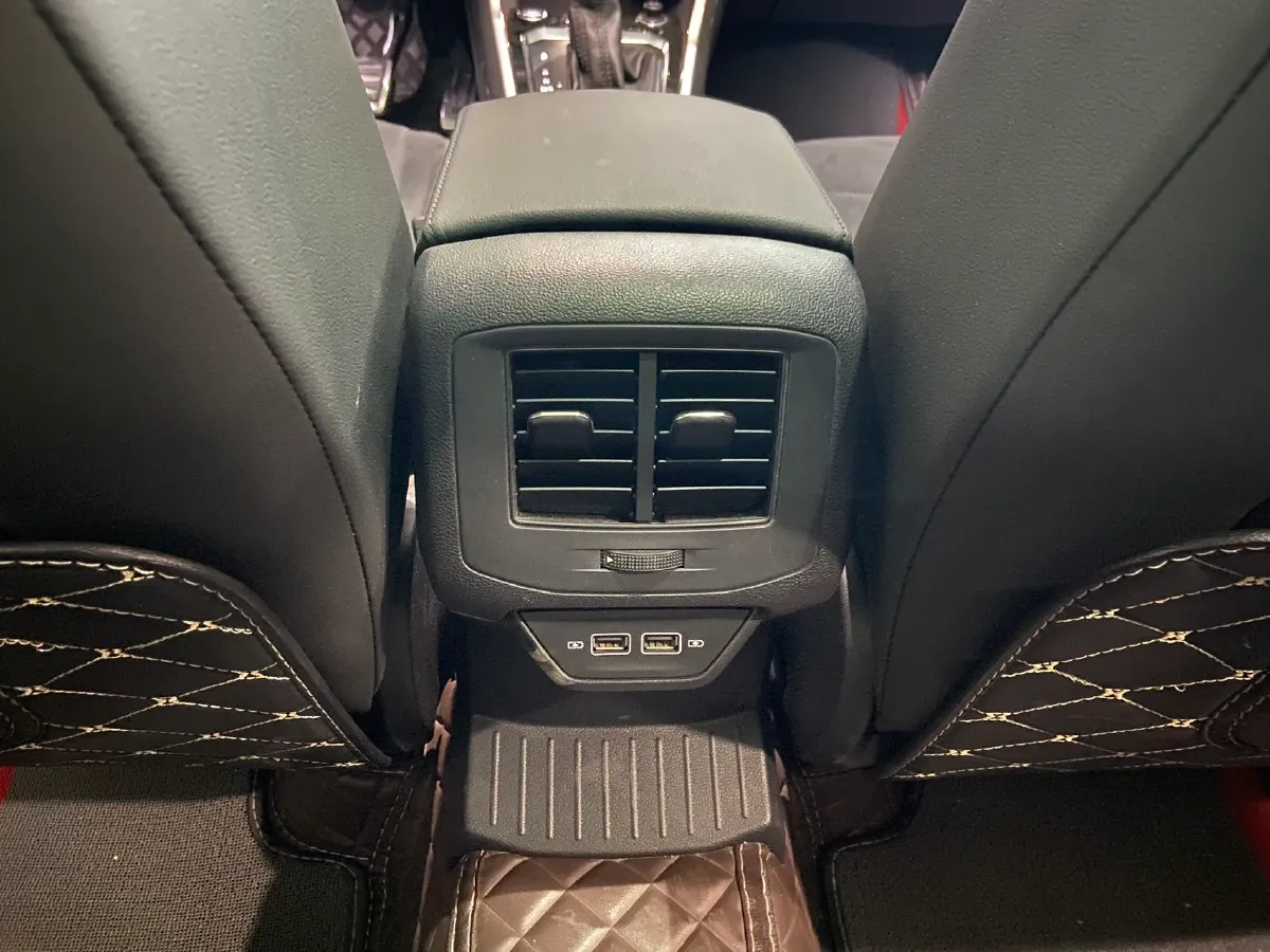 2022 Volkswagen T-Roc 1.4T 150HP L4 7DCT,autocango,china used car exporter,china ev exporter,chinese used car exporter,chinese used ev exporter