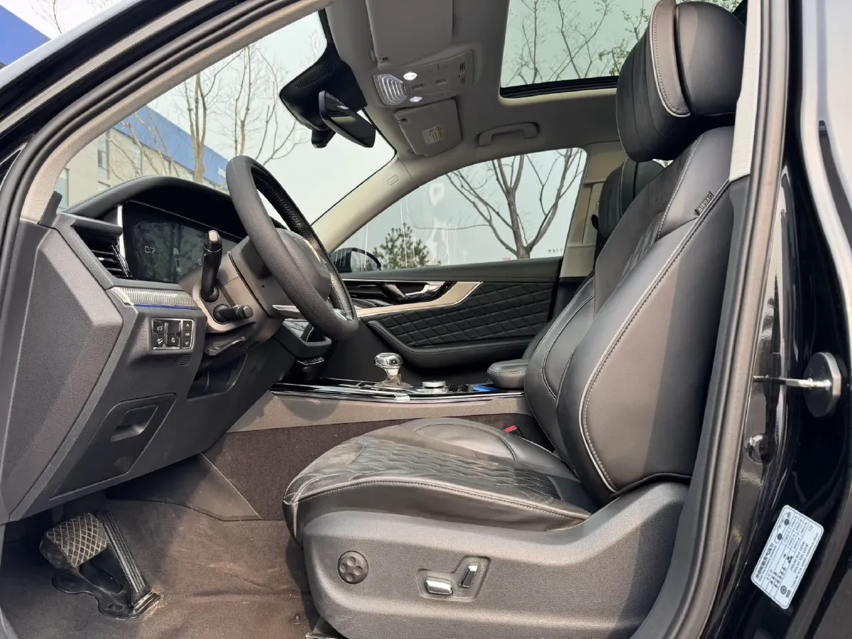 2019 HongQi HS5 2.0T 224HP L4 6AT,autocango,china used car exporter,china ev exporter,chinese used car exporter,chinese used ev exporter