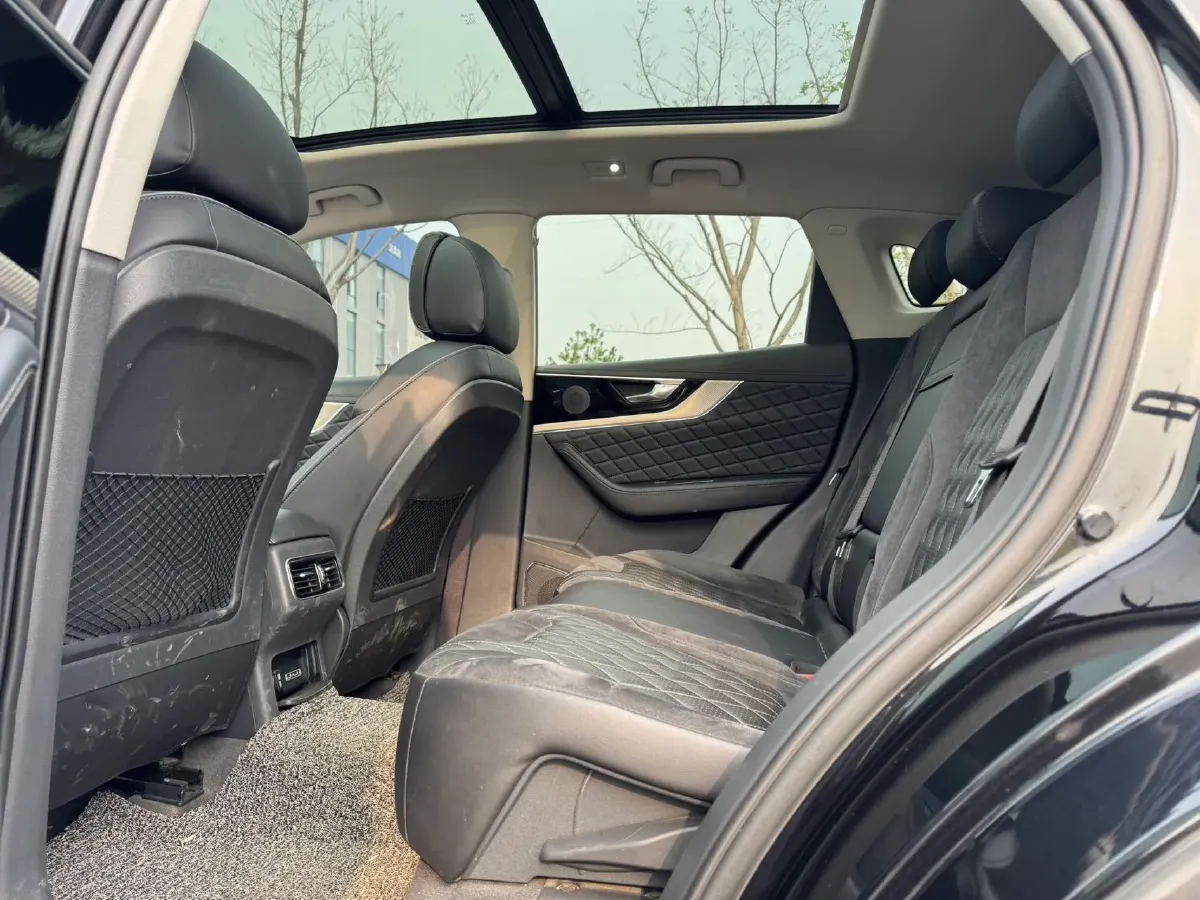 2019 HongQi HS5 2.0T 224HP L4 6AT,autocango,china used car exporter,china ev exporter,chinese used car exporter,chinese used ev exporter