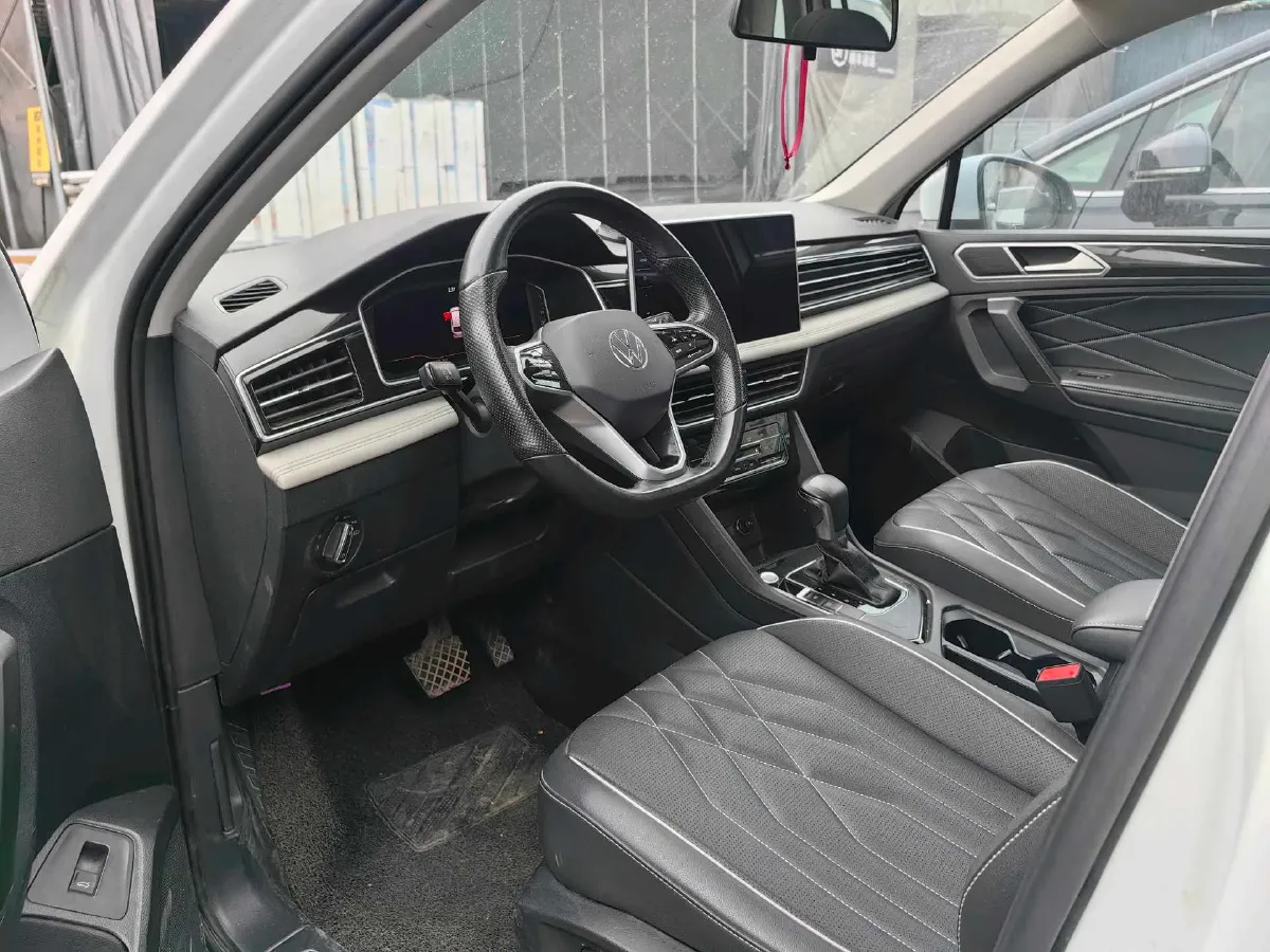 2023 Volkswagen Tiguan L 1.5T 160HP L4 7DCT,autocango,china used car exporter,china ev exporter,chinese used car exporter,chinese used ev exporter