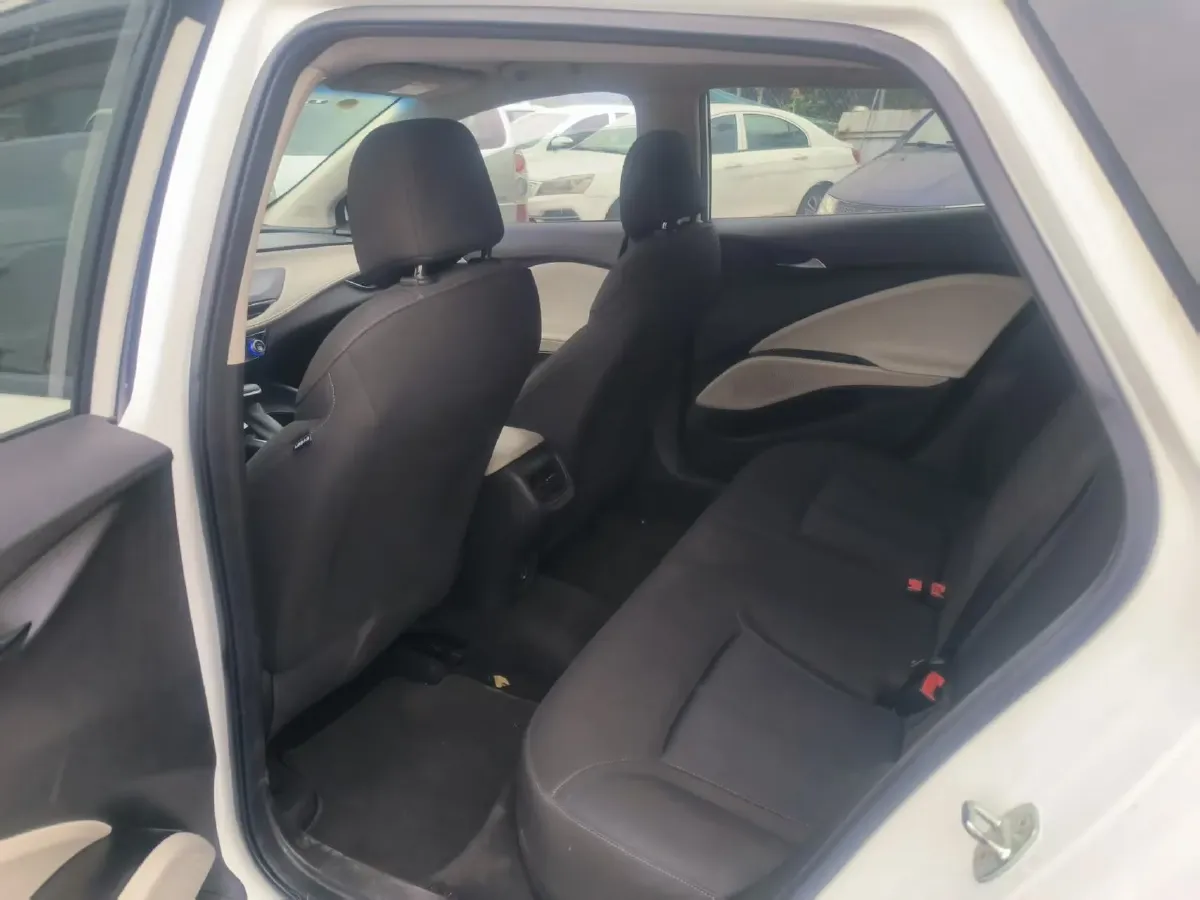 2022 Buick Velite 6 1.5L 102HP L4 E-CVT PHEV 9.5KWH,autocango,china used car exporter,china ev exporter,chinese used car exporter,chinese used ev exporter