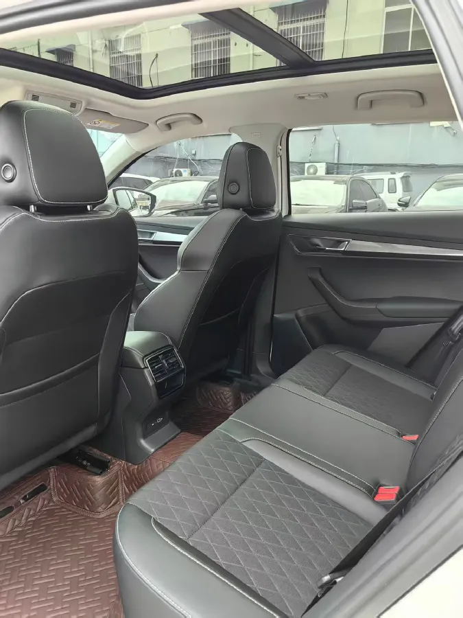 2021 Skoda Karoq 1.4T 150HP L4 7DCT,autocango,china used car exporter,china ev exporter,chinese used car exporter,chinese used ev exporter