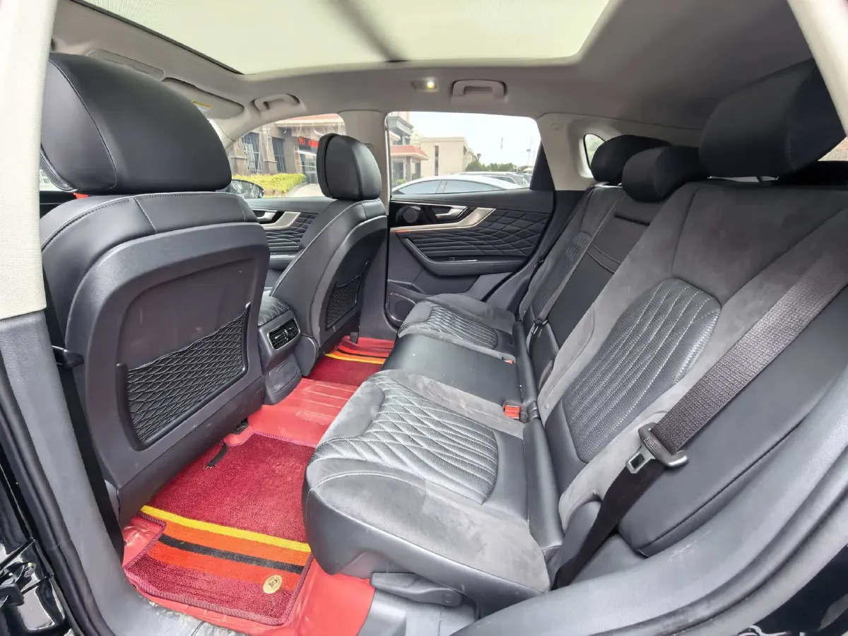 2022 HongQi HS5 2.0T 224HP L4 6AT,autocango,china used car exporter,china ev exporter,chinese used car exporter,chinese used ev exporter