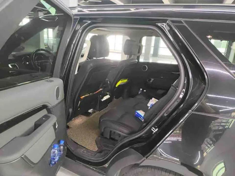 2018 Land Rover Discovery 2.0T 300HP L4 8AT,autocango,china used car exporter,china ev exporter,chinese used car exporter,chinese used ev exporter