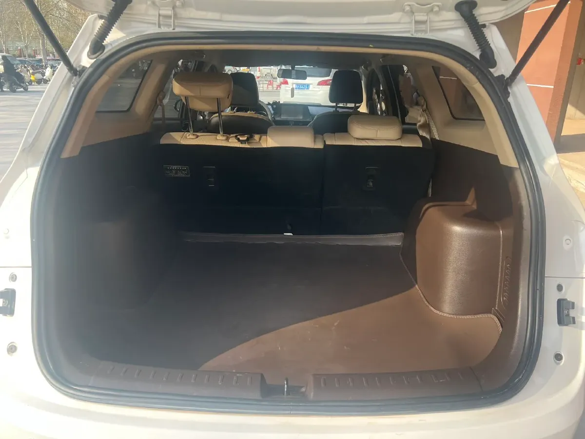 2017 BaoJun 310W 1.5L 112HP L4 6MT,autocango,china used car exporter,china ev exporter,chinese used car exporter,chinese used ev exporter