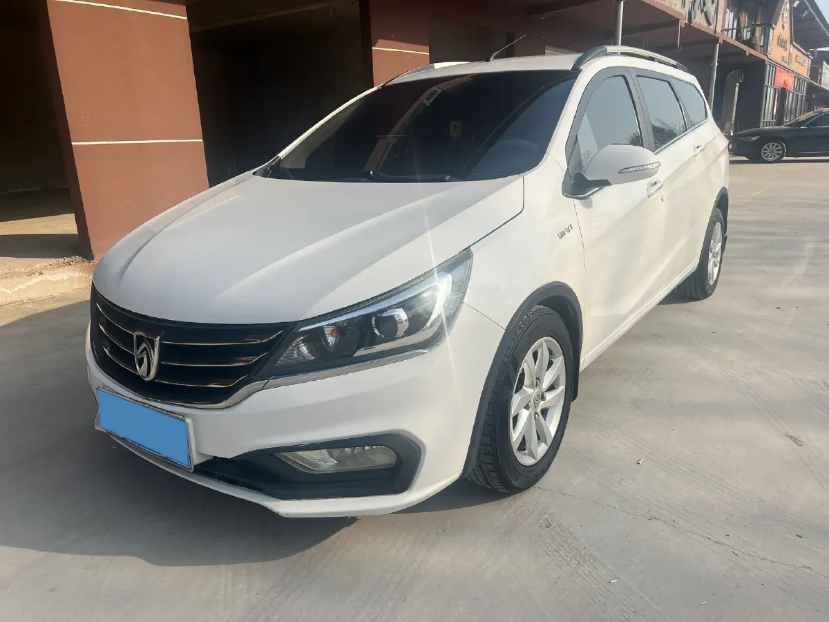 2017 BaoJun 310W 1.5L 112HP L4 6MT,autocango,china used car exporter,china ev exporter,chinese used car exporter,chinese used ev exporter