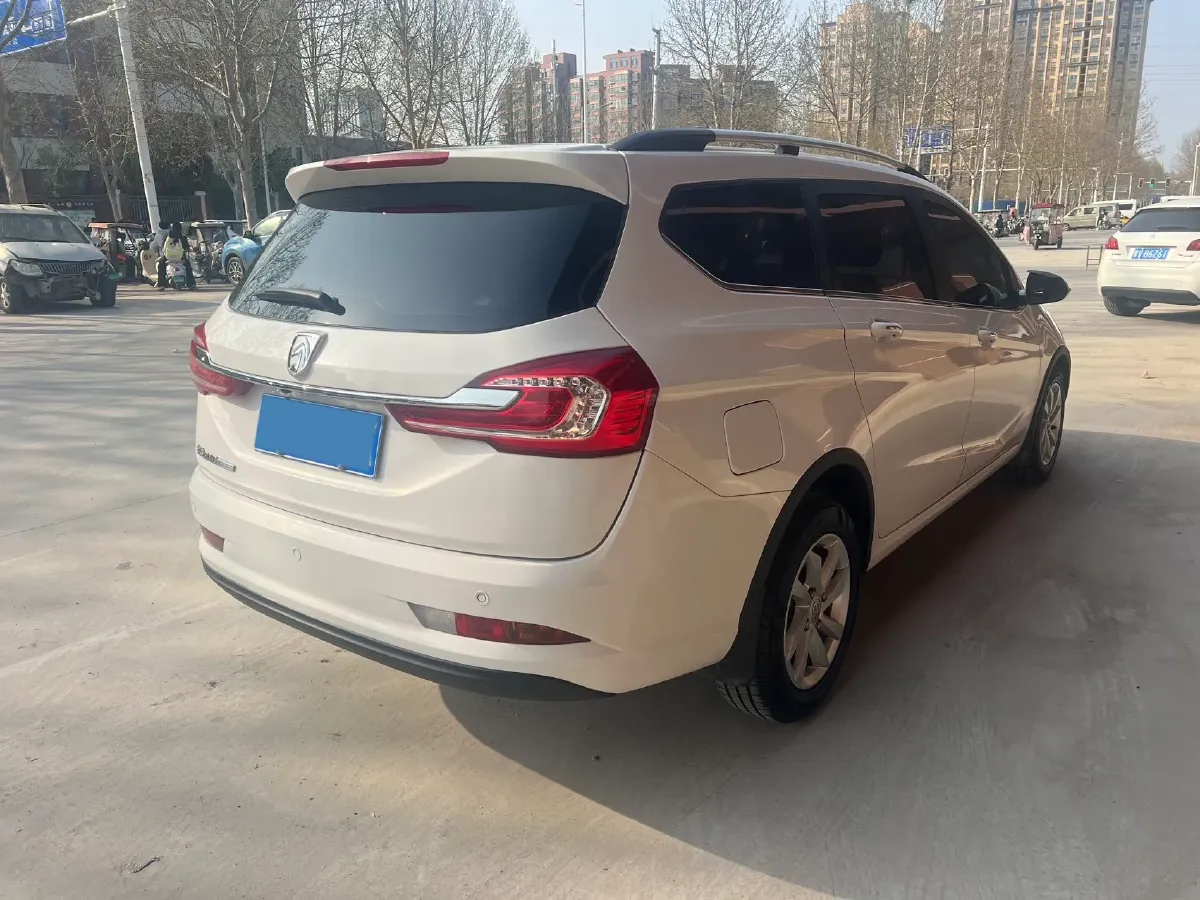 2017 BaoJun 310W 1.5L 112HP L4 6MT,autocango,china used car exporter,china ev exporter,chinese used car exporter,chinese used ev exporter