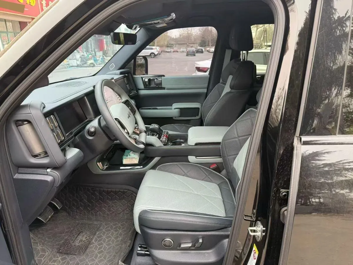 2025 FangChengBao Bao 5 1.5T 194HP L4 E-CVT PHEV 31.8KWH,autocango,china used car exporter,china ev exporter,chinese used car exporter,chinese used ev exporter