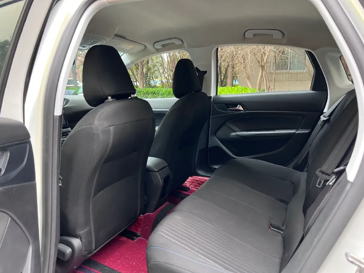 2018 JMC YuHu 3 1.8T 177HP L4 6MT,autocango,china used car exporter,china ev exporter,chinese used car exporter,chinese used ev exporter