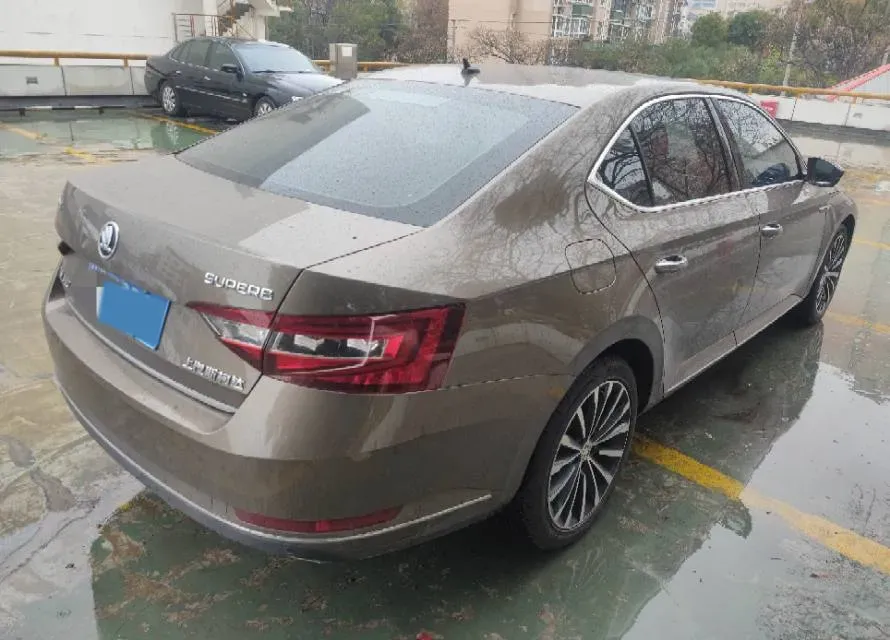 2018 Skoda Kodiak 1.8T 180HP L4 7DCT,autocango,china used car exporter,china ev exporter,chinese used car exporter,chinese used ev exporter