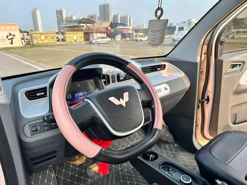 2021 WuLing HongGuang MINI EV BEV 13.9KWH,autocango,china used car exporter,china ev exporter,chinese used car exporter,chinese used ev exporter