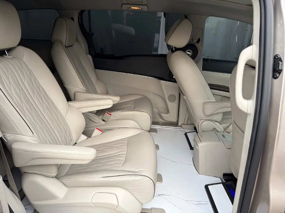 2022 Buick GL8 2.0T 237HP L4 9AT,autocango,china used car exporter,china ev exporter,chinese used car exporter,chinese used ev exporter