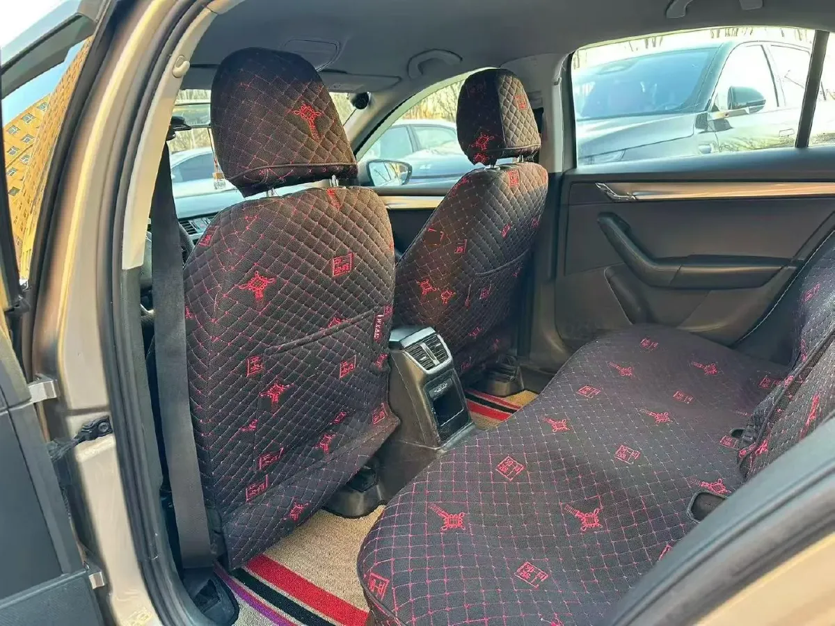 2019 Skoda Octavia 1.5L 116HP L4 6AT,autocango,china used car exporter,china ev exporter,chinese used car exporter,chinese used ev exporter