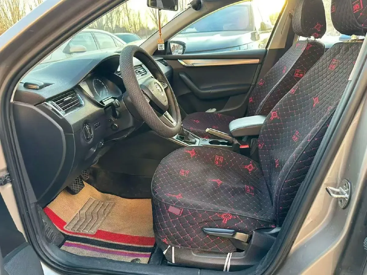 2019 Skoda Octavia 1.5L 116HP L4 6AT,autocango,china used car exporter,china ev exporter,chinese used car exporter,chinese used ev exporter