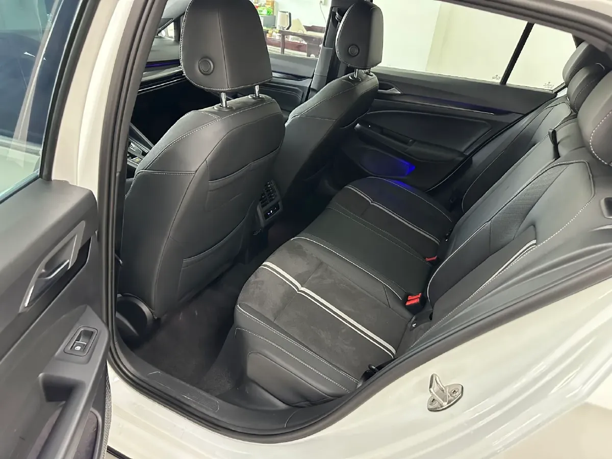 2023 Volkswagen Golf 1.4T 150HP L4 7DCT,autocango,china used car exporter,china ev exporter,chinese used car exporter,chinese used ev exporter