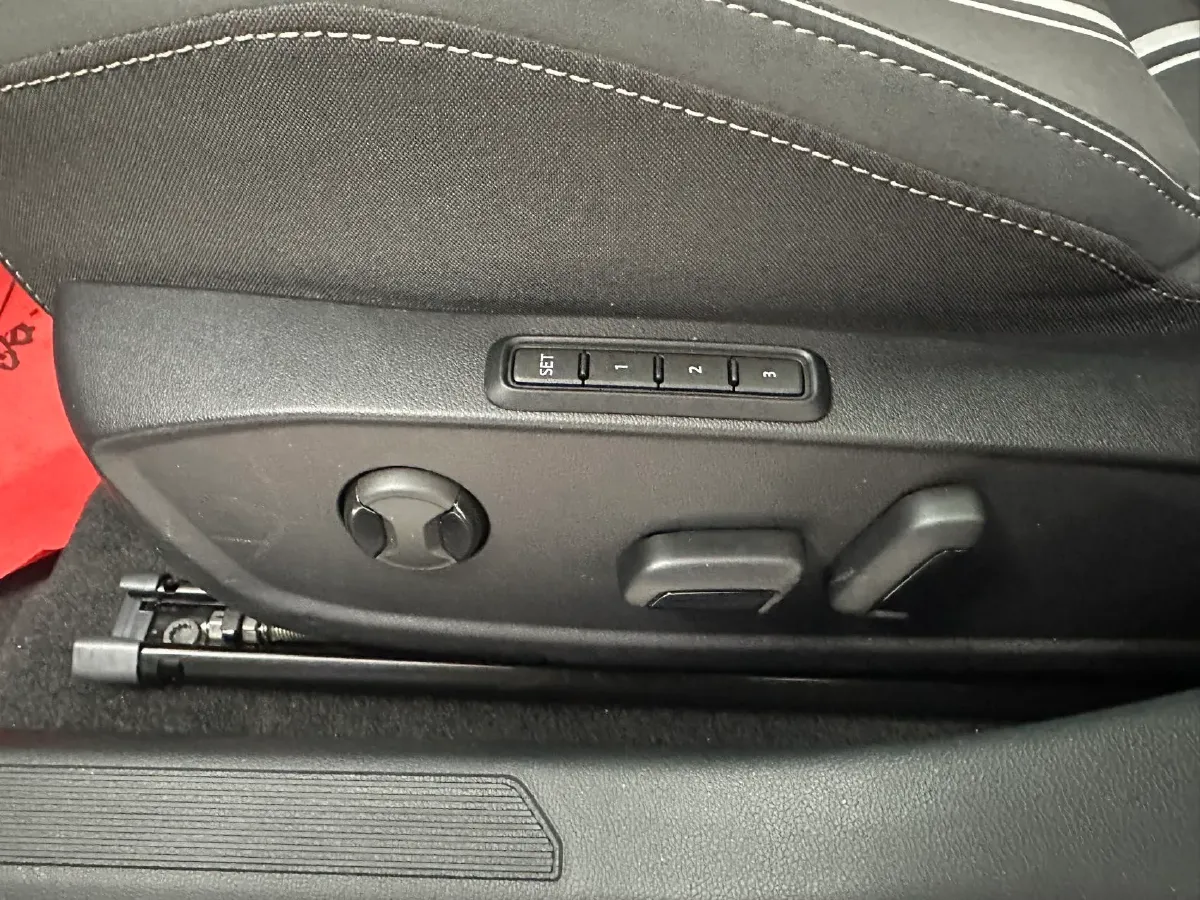 2023 Volkswagen Golf 1.4T 150HP L4 7DCT,autocango,china used car exporter,china ev exporter,chinese used car exporter,chinese used ev exporter