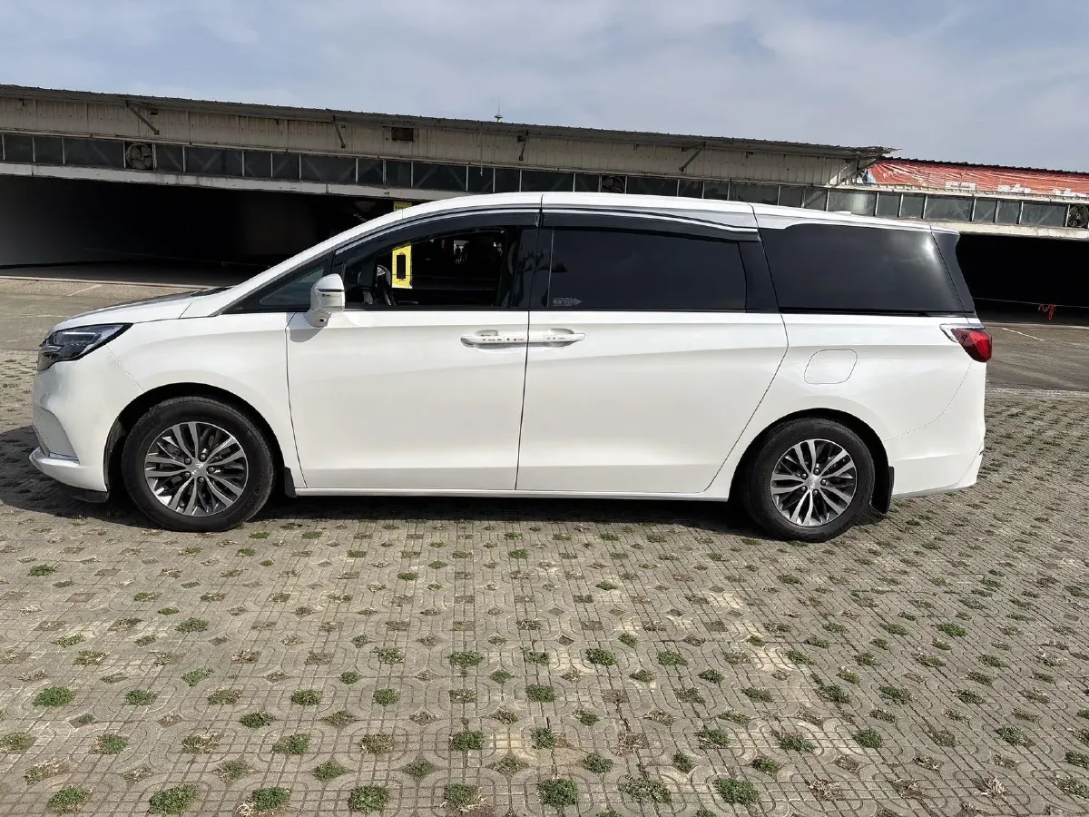 2021 Buick GL8 2.0T 237HP L4 9AT,autocango,china used car exporter,china ev exporter,chinese used car exporter,chinese used ev exporter
