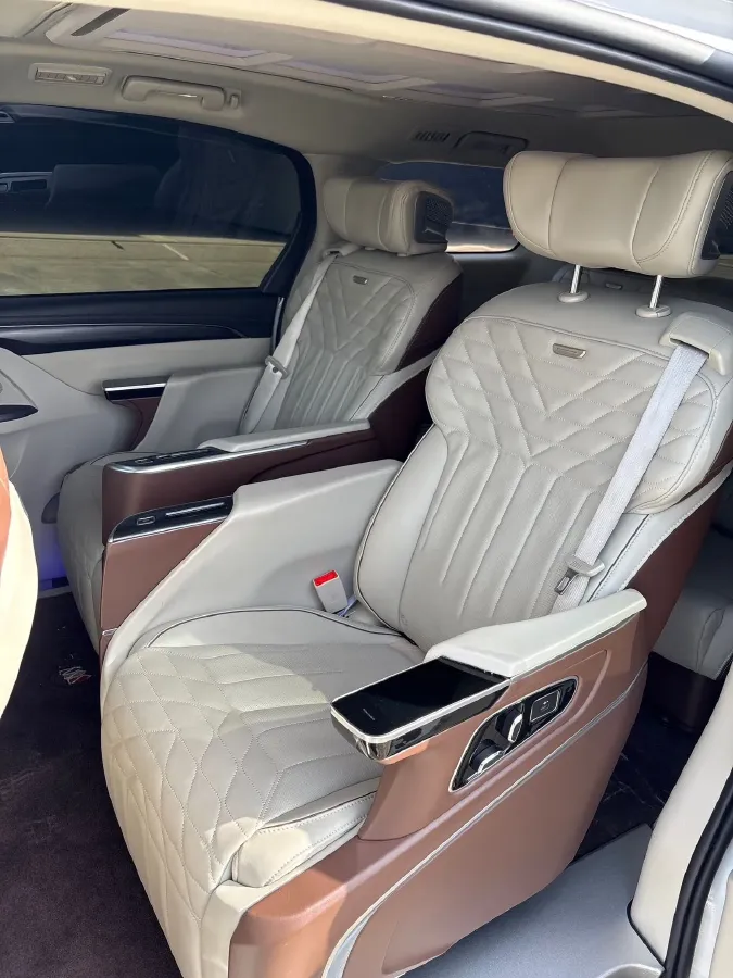 2021 Buick GL8 2.0T 237HP L4 9AT,autocango,china used car exporter,china ev exporter,chinese used car exporter,chinese used ev exporter